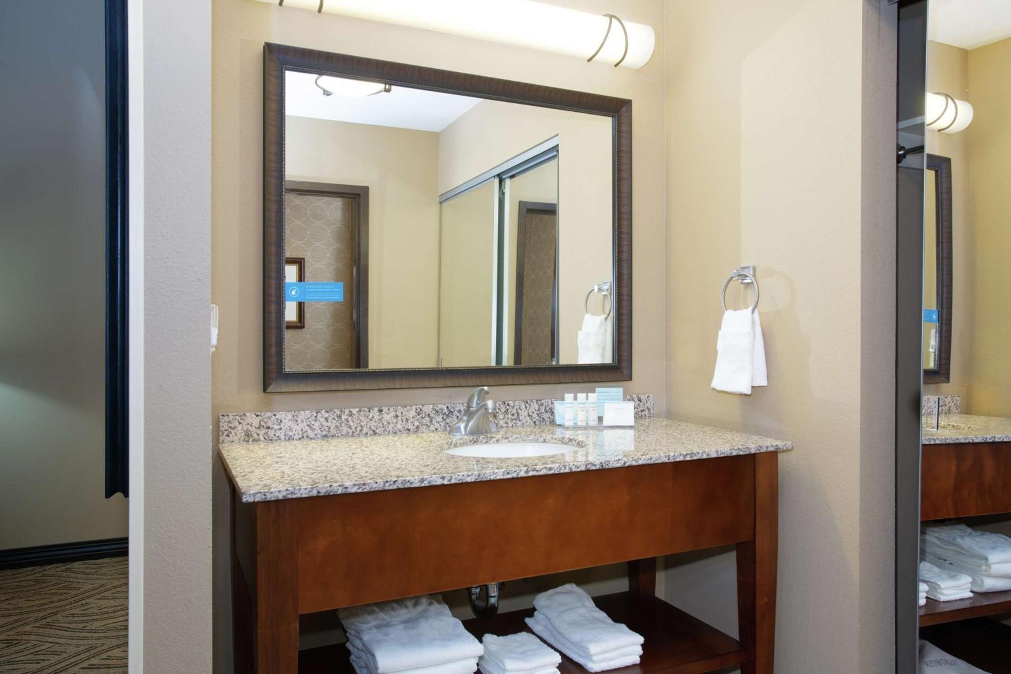 Hampton Inn & Suites I-35/Mulvane Bagian luar foto