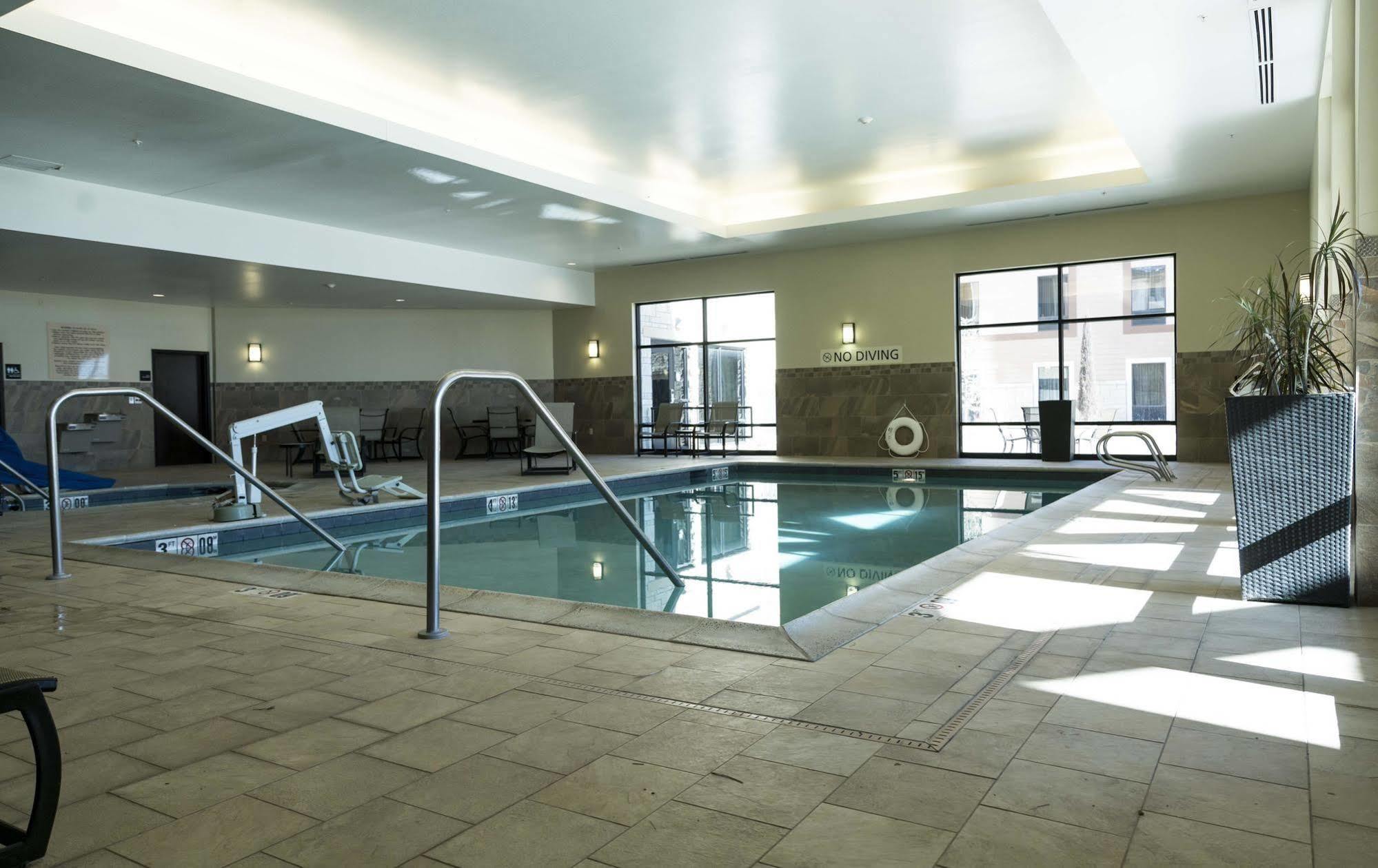 Hampton Inn & Suites I-35/Mulvane Bagian luar foto